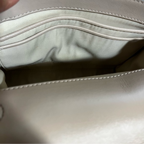 TORY BURCH SAVANNAH CONVERTIBLE SHOULDER BAG BEIGE - Picture 11 of 13